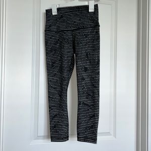 Lululemon workout crop leggings size 4